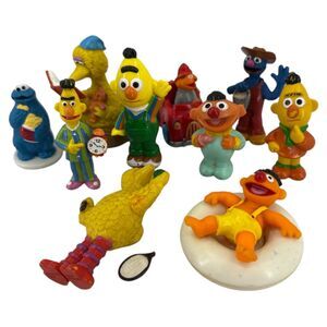 Vintage Sesame Street Figurines 80s Muppets big bird bert ernie cookie monster